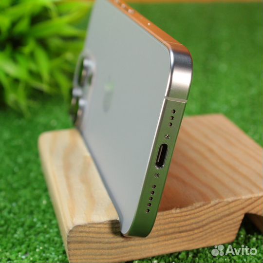 iPhone 15 Pro, 256 ГБ