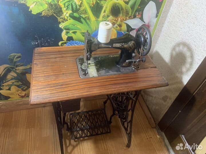 Швейная машинка zinger