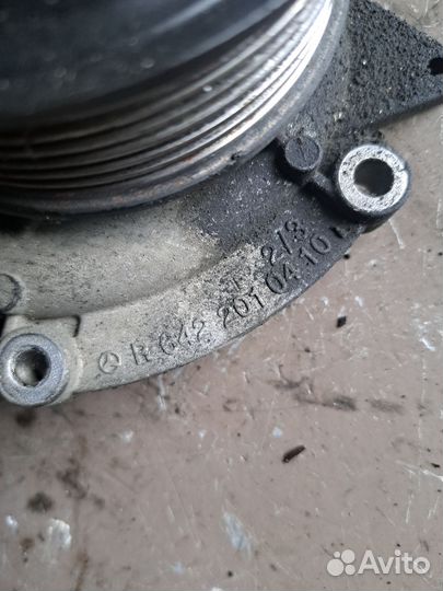 Помпа mercedes ом642