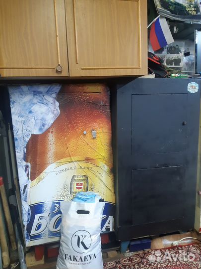 Сейф металлический