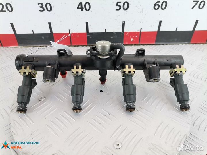 Форсунка Volkswagen Polo 3 2001 030906031J