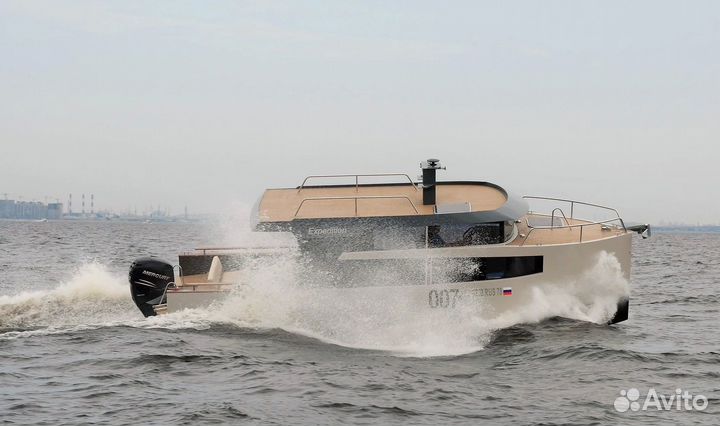 Моторная яхта. Катер алюминиевый