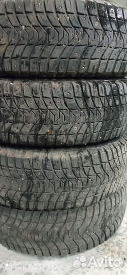 Michelin X-Ice North XIN3 215/65 R16