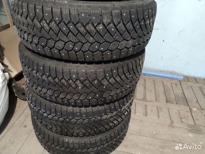Gislaved Nord Frost 200 215/60 R17 96T