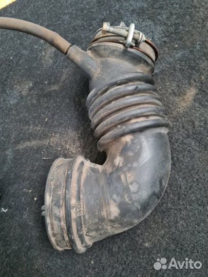 Патрубок воздушного фильтра Mitsubishi Lancer 9