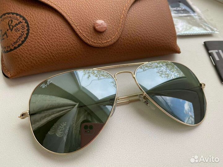 Солнцезащитные очки Ray Ban