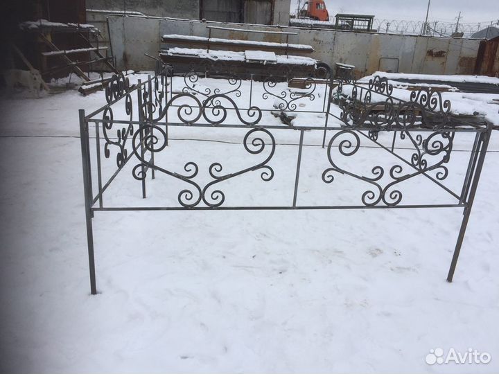 Оградки столики скамейки