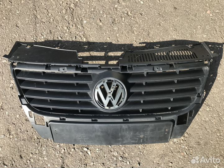 Решетка радиатора Volkswagen Passat B6