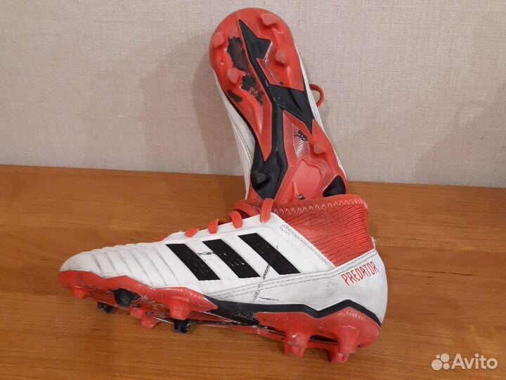 Бутсы футбольные Adidas Predator 30р