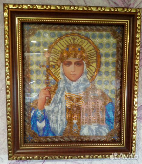 Иконы вышиты чешским бисером