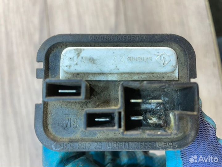 Резистор печки Opel Astra H хетчбек Z16XEP 2006