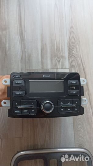 Магнитола штаная Reno Logan stepway