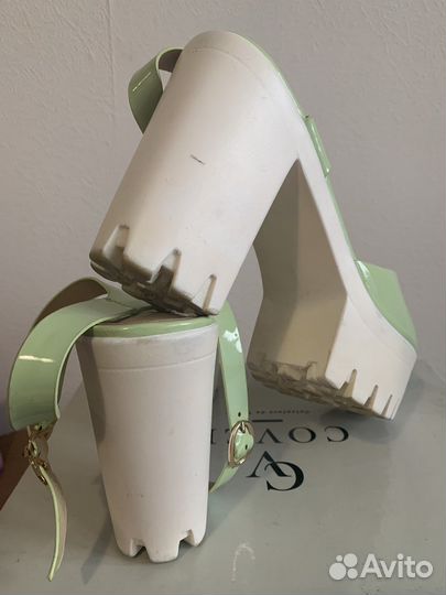 Босоножки женские