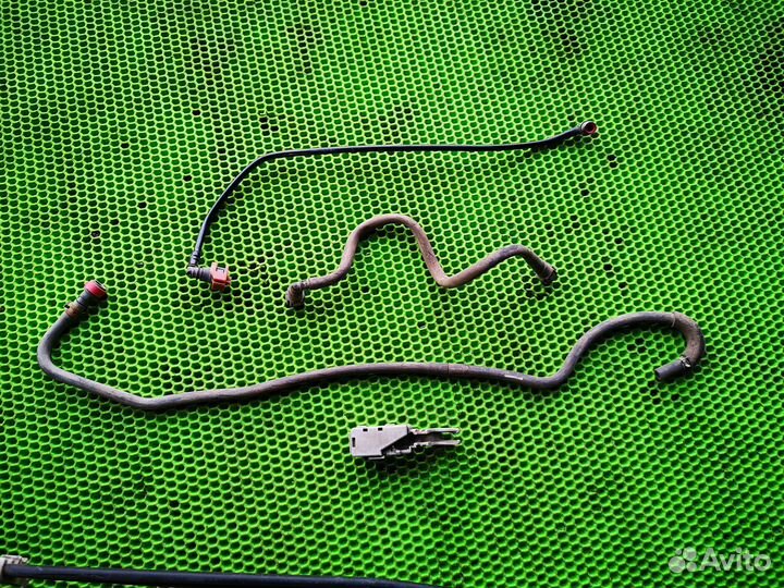 Трубка топливная на Toyota Corolla E15 2006-2013