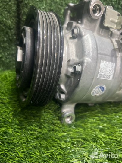 Компресор кондиционера на Mersedes A0008305702
