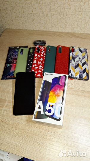 Samsung Galaxy A50, 4/64 ГБ