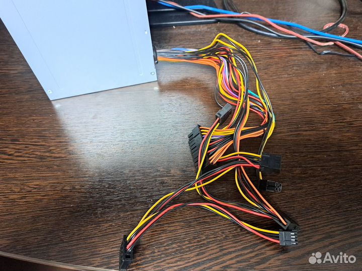 Блок питания на 450w(на пломбе)