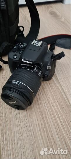 Зеркальный фотоаппарат Canon EOS 100D