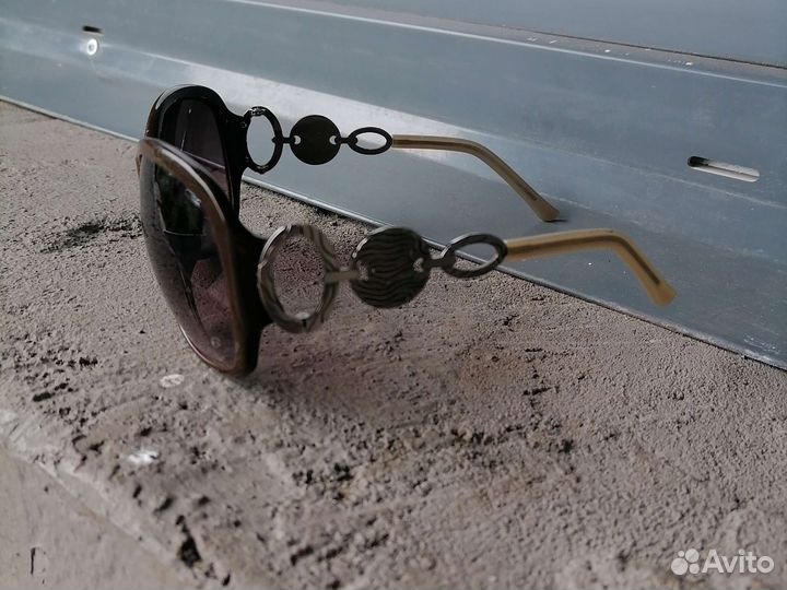 Солнцезащитные очки женские брендовые