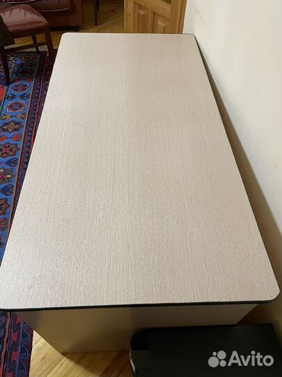 Письменный стол