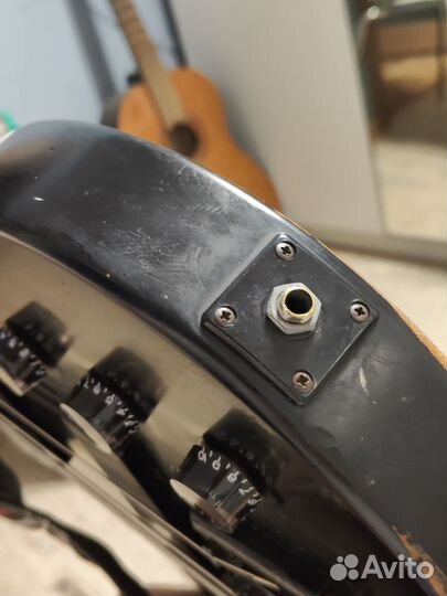 Басс гитара 4 струны Les Paul special