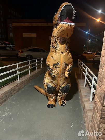 Надувной костюм динозавра