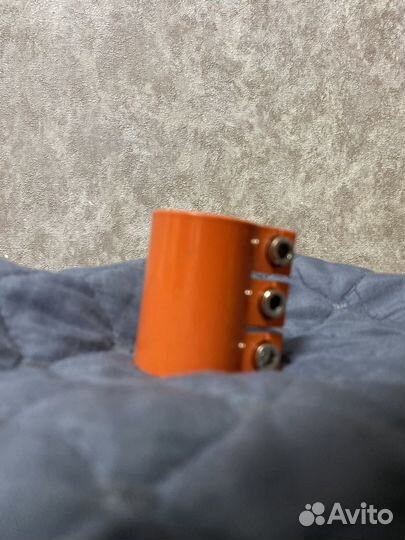 Зажим для трюкового самоката