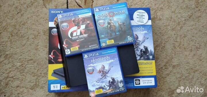 PlayStation 4 slim 1Tb (2 Джойстика)