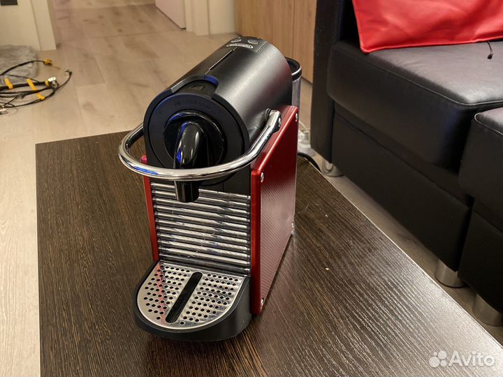Кофемашина delonghi nespresso EN 124 R