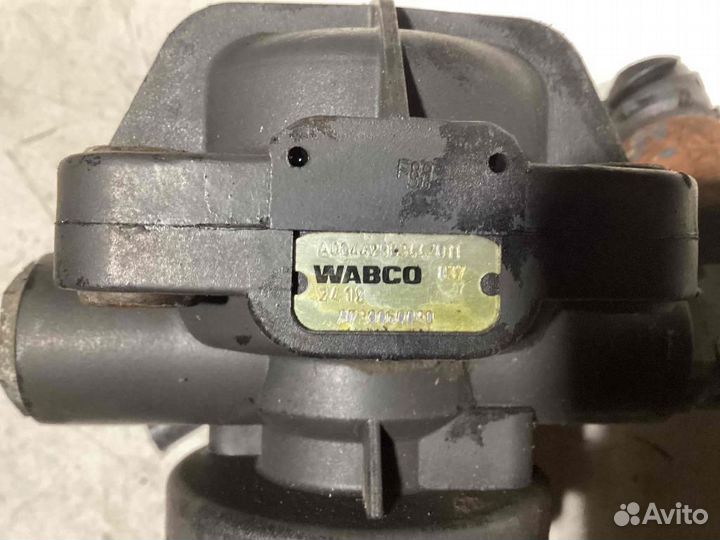 Клапан ускорительный Mercedes-Benz Truck Axor