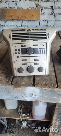 Штатный магнитофон Opel Astra H