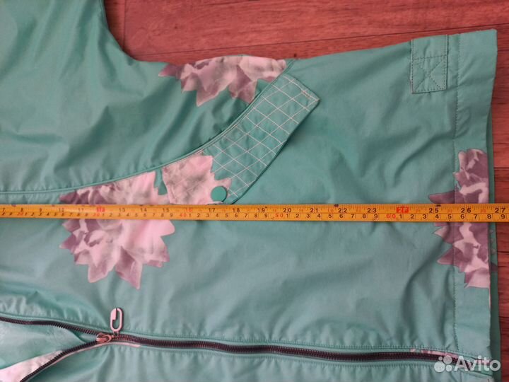 Ветровка женская