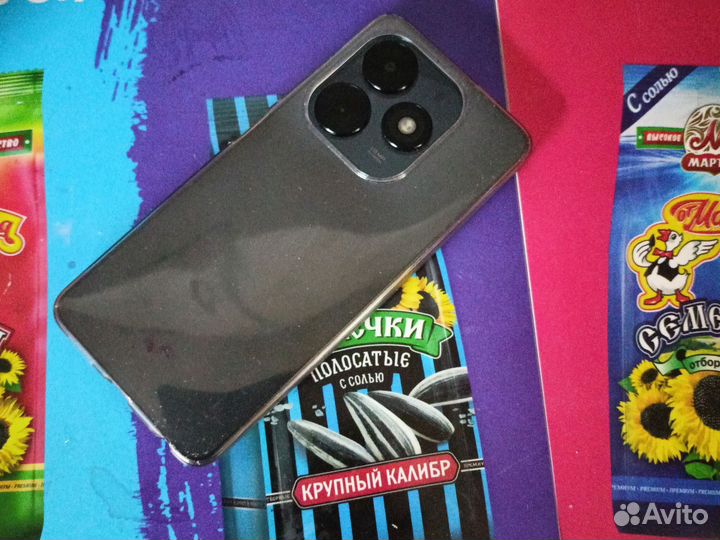 TECNO Spark Go 2024, 4/64 ГБ