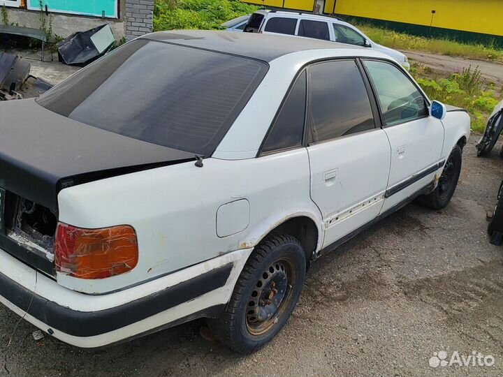 В разборе Ауди 100 С4 1992г