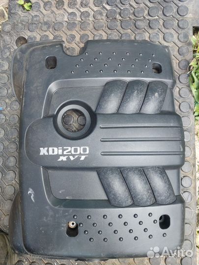 Крышка двигателя санг енг кайрон