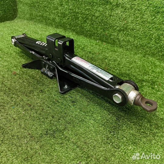 Домкрат Kia Sportage 3 2013 091102Y000