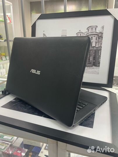 Ноутбук Asus X751L