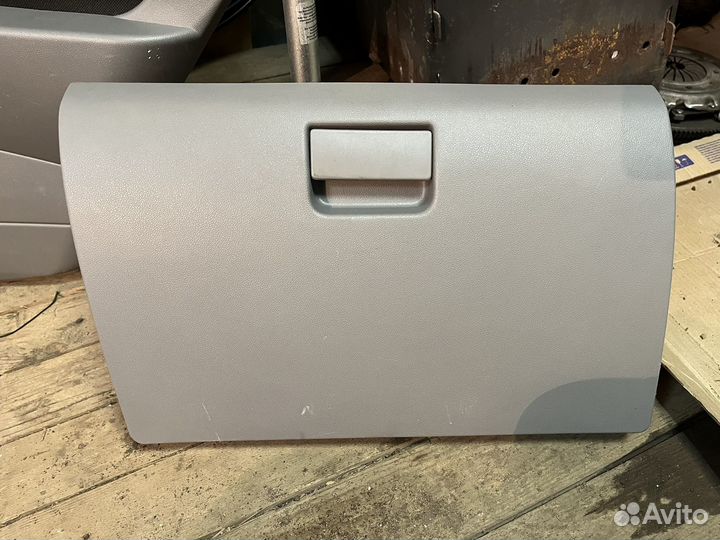 Бардачок крышка монтажного блока Приора