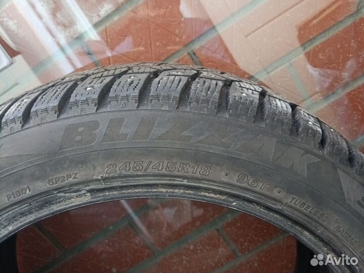 Bridgestone Blizzak Spike-02 24.5/45 R18 96