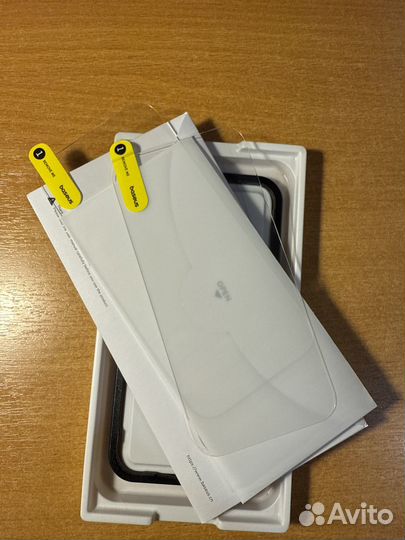 Стекло защитное для iPhone 16 pro