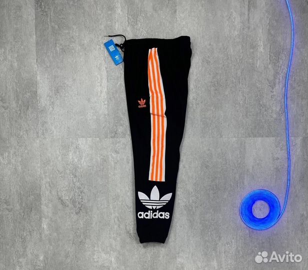 Спортивные штаны adidas