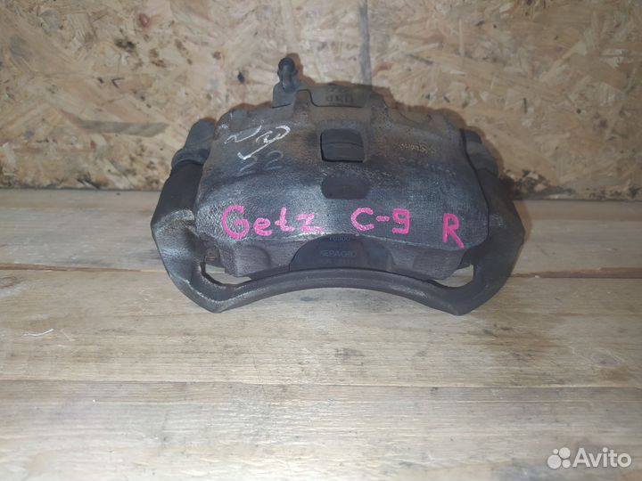 Суппорт передний правый Hyundai Getz 5дв рест G4EE