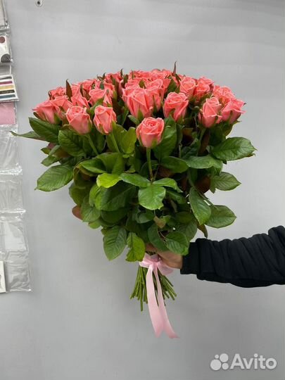 51 роза. Цветы розы букеты с доставкой 25 31 51 10