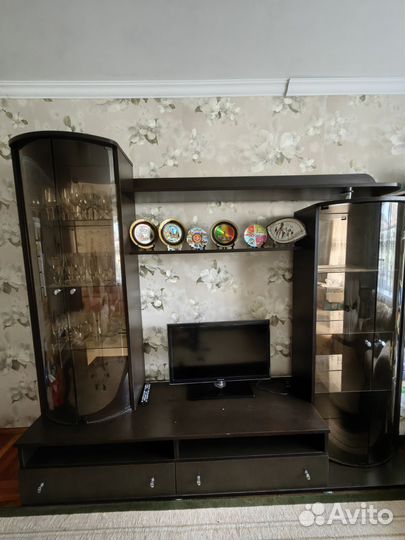 Стенка в гостиную с подсветкой