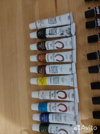 Масляные краски 44 тюбика лот