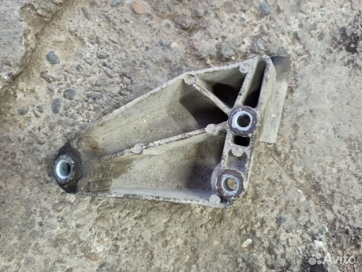 Кронштейн генератора Chevrolet Lacetti, седан