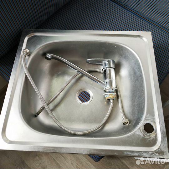 Мойка из нержавеющей стали со смесителем