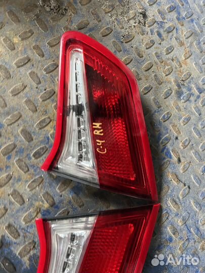 Фонарь задний внутренний правый Citroen C4 B7