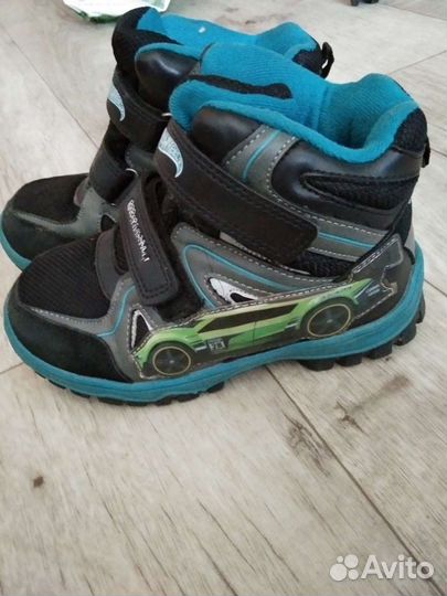 Кроссовки демисезонные