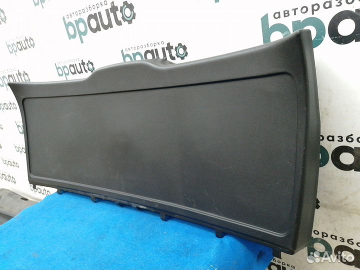 Обшивка крышки багажника A1667403500 Mercedes-Benz